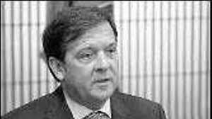 Detienen a un ex agente doble del CNI que vendió información clasificada a  Rusia