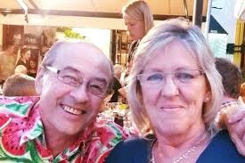 In memory of Phil and Kim Simmonds x