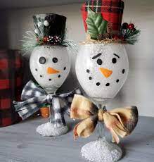 Let the glue cool and harden then place your snowman in the freezer for a couple of hours. 50 Amazing Snowman Craft Ideas Feltmagnet
