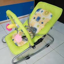 Alat ini membuat para ibu rumah tangga tidak lagi repot menidurkan anaknya, tidak jatuh dayi ayunan bayi, ayunan canggih untuk bayi, buaian empuk buat bayi,. Bouncer Rocker For Baby Tempat Duduk Ayunan Bayi Mirip Sugar Baby Murah Shopee Indonesia