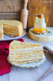 Tort Medovik Cu Miere Pas Cu Pas I Rețetă Video In 2020 Peach Yogurt Cake Food Desert Recipes