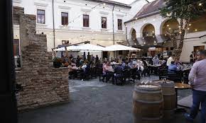 Find the right tour for you through baia mare. Foto Gradina De Vara La Tour Lansata Intr O Atmosfera Selecta Ziarmm