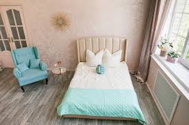 Light pink and gold bedroom. Should You Try Gold Wall Paint Colors In Your Home Here Are 15 Shades That Go Well With Gold