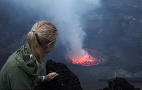 In the mt nyiragongo eruption a fissure opened up to the south side of the volcano and 3 streams of lava from the lava lake drained through the fissures. 5 Facts About Mount Nyiragongo Mount Nyiragongo Safaris