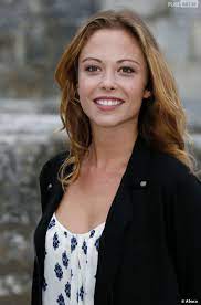 Comme nous l'apprend télé star, johanna sera de retour le 13 janvier, tout comme son mari, xavier revel, incarné à l'écran par gregory castel. Plus Belle La Vie Dounia Coesens Johanna De Retour Dans La Serie Purebreak