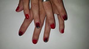 Vernis semi permanent couleur rouge aux paillettes argenté bleuté un excellent pouvoir couvrant, une adhérence maximale à base. Beauty Hair S Nail S Posts Facebook