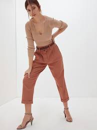 Dagli abiti ai coordinati con pantaloni, dalle giacche ai jeans extra glam, vediamo insieme tutte le novità della linea smart couture motivi 2021. Motivi Abbigliamento Donna Nuova Collezione Primavera Estate 2021 Consigli Per Tutti