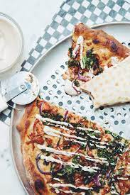Bbq Jackfruit Pizza With Creamy Roasted Garlic Sauce Hot For Food By Lauren Toyota Recipe Bbq Jackfruit Jackfruit Garlic Sauce Recipe