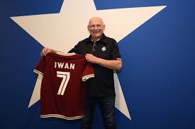 Andrzej iwan ist ein ehemaliger fußballspieler aus польша. Andrzej Iwan Wraca Na R22 Wisla Krakow