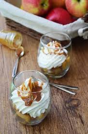 Verrine Pommes Caramelisees Chantilly Mascarpone Vanille Et Caramel Beurre Sale Verrine Pomme Recettes De Cuisine Pommes Caramelisees