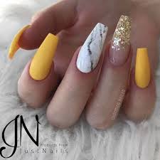 Why do i have yellow nails? Summer Nails Marble Nails Glitter Nails Yellow Nails Acrylic Nails Ballerina Nails Yellow Nails Winter Nails Acrylic Nails