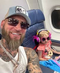 Andrea Moffatt's Instagram, Twitter & Facebook