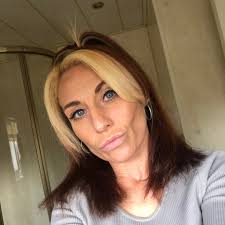 Joanna Cummins's Instagram, Twitter & Facebook