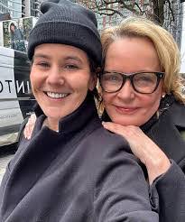 Corinne Newman's Instagram, Twitter & Facebook