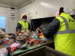 Această adresă de email este protejată contra spambots. Reportaj La StaÈ›ia De Sortare A DeÈ™eurilor Din Sibiu