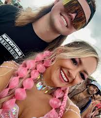 Guac is extra & so are we 🤪🌮🍻 #CincoDeMayo