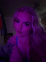 Abby Breck's Instagram, Twitter & Facebook