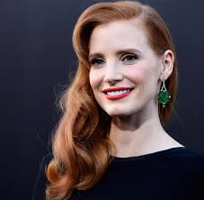 Escrevendo para indiewire , oliver lyttelton criticou a química na tela de hemsworth com chastain, escrevendo que ambos estão lutando contra acentos que não estão confortáveis, exibindo. Jessica Chastain Welt