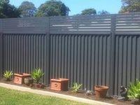 Colourblind Fence With Horizontal Extension Fence Design Modern Fence Design Backyard Fences