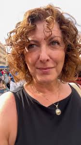 Where to shop for luxury brands in Rome? 👜✨ Head to Via Condotti, right by  the Spanish Steps — it’s the city’s most glamorous street for high-end  fashion, #RomeShopping #LuxuryItaly #LocalAromas ...