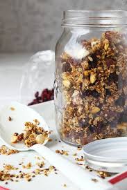 Granola Noix De Pecan Cranberries Et Sirop D Erable Preparation A La Poele Le Miam Miam Blog Recettes Granola Recette Granola Maison Miam