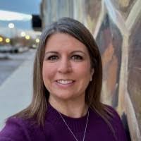 Stephanie Bragg's Instagram, Twitter & Facebook