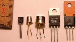 Electronics tutorial about the pnp transistor, the pnp transistor as a switch and how the pnp transistor works including its common emitter configuration. Transistori Wikipedia