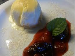 Zimtparfait An Rotweinpflaumen Rezept Lebensmittel Essen Rezepte Und Essen Und Trinken