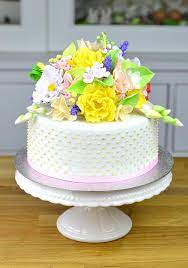 Order now to get best discounts on fresh cake, gifts and flowers with same day delivery, midnight delivery, fixed time delivery options. Floral Top Single Tier Cake Cake By Marlena Cakebym Cakesdecor