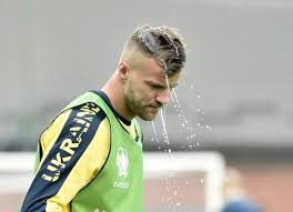 Born 23 october 1989) is a ukrainian professional footballer who plays as a winger or forward for english premier league club west ham united and the ukraine national team. Y3l21rjqzlncjm