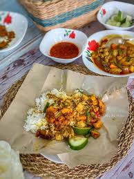Nasi kak wok ialah nasi dihidangkan dengan gulai, ayam goreng dan sambal belacan. Resepi Special Nasi Kak Wok Makan Dengan Sambal Killer Confirm Menyengat Rasaflix