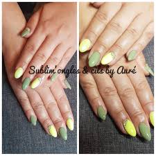 Contoh ongles gel jaune blanc ete ongles nail colors nails et gel nails. Taki Kaki Jaune Fluo Strass Ongles En Gel Namur Facebook