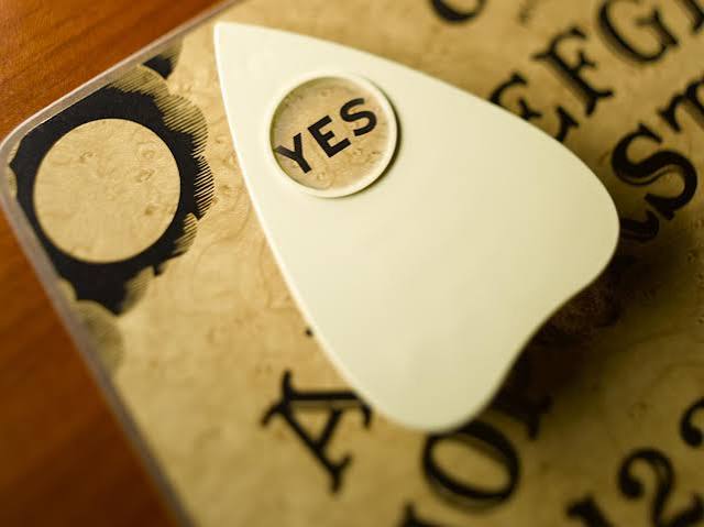 How to Use an Ouija Board: Dos and Don'ts