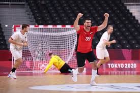 استقر الجهاز الفني للفريق الأول لكرة القدم بنادي الزمالك بقيادة الفرنسي باتريس كارتيرون على الاستمرار في معسكر برج العرب بالإسكندرية. Ycuz9ouys Pxzm