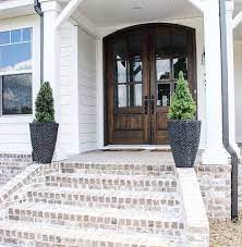 Whitewashed Exterior Brick Modern Farmhouse With Whitewashed Exterior Brick Porch Whitewashedexteriorbrick Whitewashedbrick Chris Loves Julia