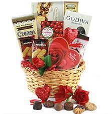 Having two little girls of my own has reminded her blog features the latest in fashion news and trends for women. Gift Baskets For Women Gift Basket Ideas For Women Diygb