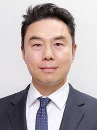 Hyundai Department Store is launching a new concept distribution facility  that combines department s..