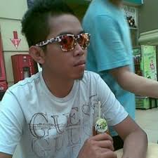 Stream Aaron Amin music