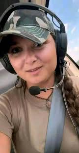 B fans can't even be trusted with strings in the hoodie😂🤦🏻‍♂️