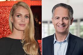 Jul 27, 2021 · the billionaire businessman, michael lewis came to this world in 1959 in south africa. Lady Kitty Spencer 29 Reportedly Engaged To Michael Lewis 60