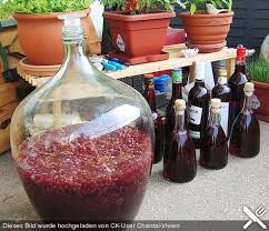 Johannisbeerlikor Von Chantal Vivien Chefkoch Rezept Beliebte Rezepte Johannisbeerschnaps Johannisbeeren