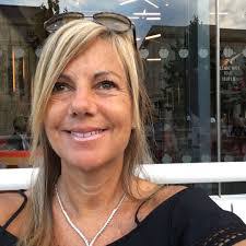 Julie Mapp's Instagram, Twitter & Facebook