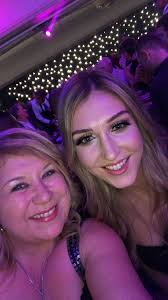 Zoe McCabe (@zoemccabex)