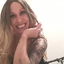 🔥POLL TIME🔥 Which tattoos do you prefer to get: blackwork or full color?  🖋️ Comment down below!👇