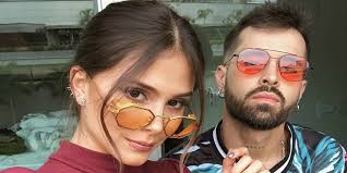 outro ya que la rutina lentamente está acabándonos y el tiempo asegura que la vida está matándonos no encuentro otra forma más pa' recordarte cómo nos enamoramos no encuentro otra. Las Tacticas Que Usa Greeicy Rendon Para Mantener La Pasion Con Mike Bahia Canal 1