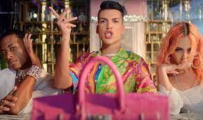 Kerimcan durmaz, son olarak bir müzik töreninde 'en i̇yi çıkış' ödülünü aldı. Kerimcan Durmaz In Yeni Sarkisi Bir Gunde Milyonlarca Kez Izlendi