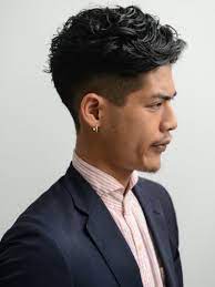 30代 メンズ 髪型 特集 大人の男が参考にしたいヘアスタイル おすすめスタイリング剤を厳選紹介 メンズファッションメディア otokomae ビジネス ヘアスタイル バーバースタイル 髪型 メンズ パーマ