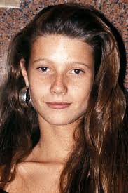 Learn about gwyneth paltrow's age, height, weight, dating, husband, boyfriend & kids. Gwyneth Paltrow Young 30 Pictures Of Young Gwyneth Paltrow Gwyneth Paltrow Gwyneth Paltrow Style Gwenyth Paltrow The Actress Godfather Is Steven Spielberg Azizah Kartini