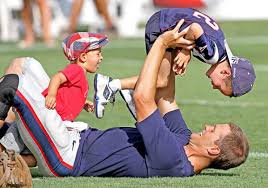 Tom brady recently shared that his mother hasn't attended single game all season due to battling an illness, but galynn brady is in houston as her son prepares to compete for his fifth super bowl win. Tom Brady Family Man An Mvp Dad The Sports Loop