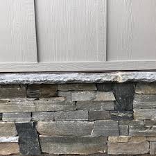 Mount Mitchell Splitface Southern Eclipse Random Ashlar Coyote Gray Water Table Sills Photo Courtesy Of Barnett Construction In 2020 Water Table Real Stone Photo